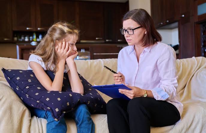 Prevención de la Autolesión en Adolescentes: Guía para Padres y Profesionales