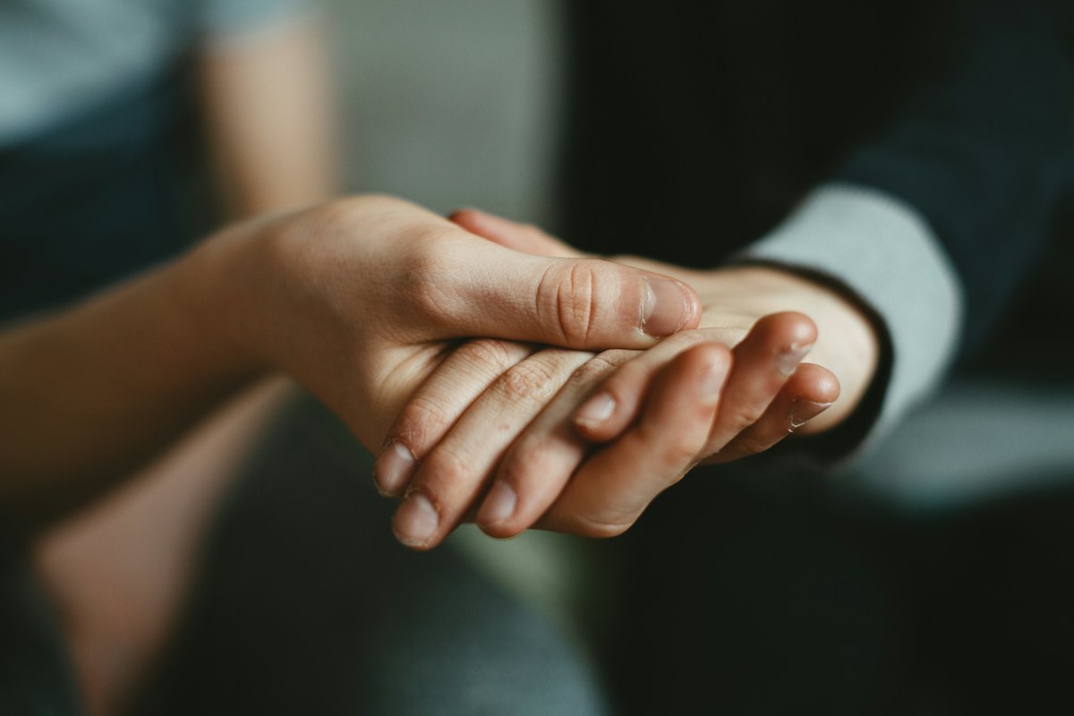 Codependencia emocional: señales, causas y cómo salir de ella (terapia en Quito)
